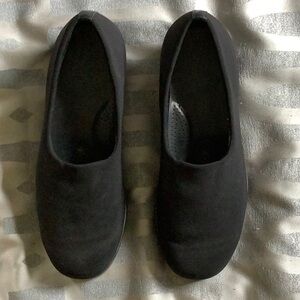 Due to feet surgery don’t fit any longer